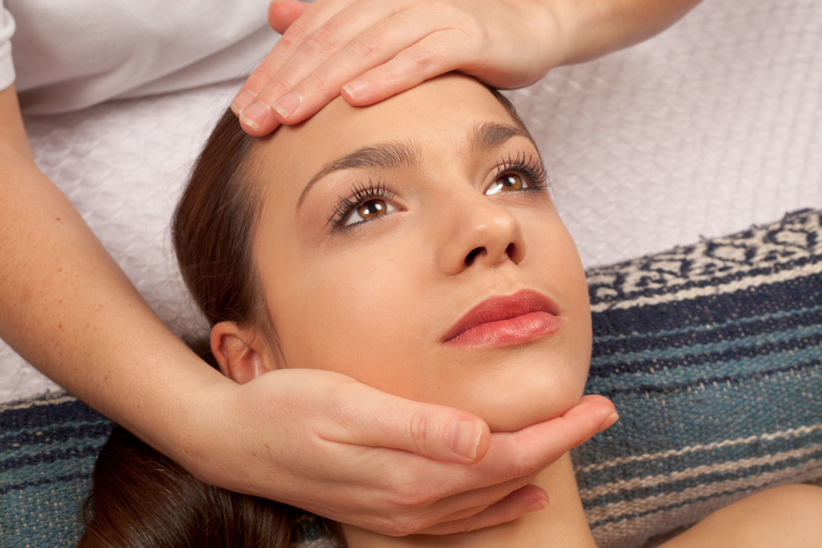 Massage de visage : les astuces d’une pro pour un résultat parfait